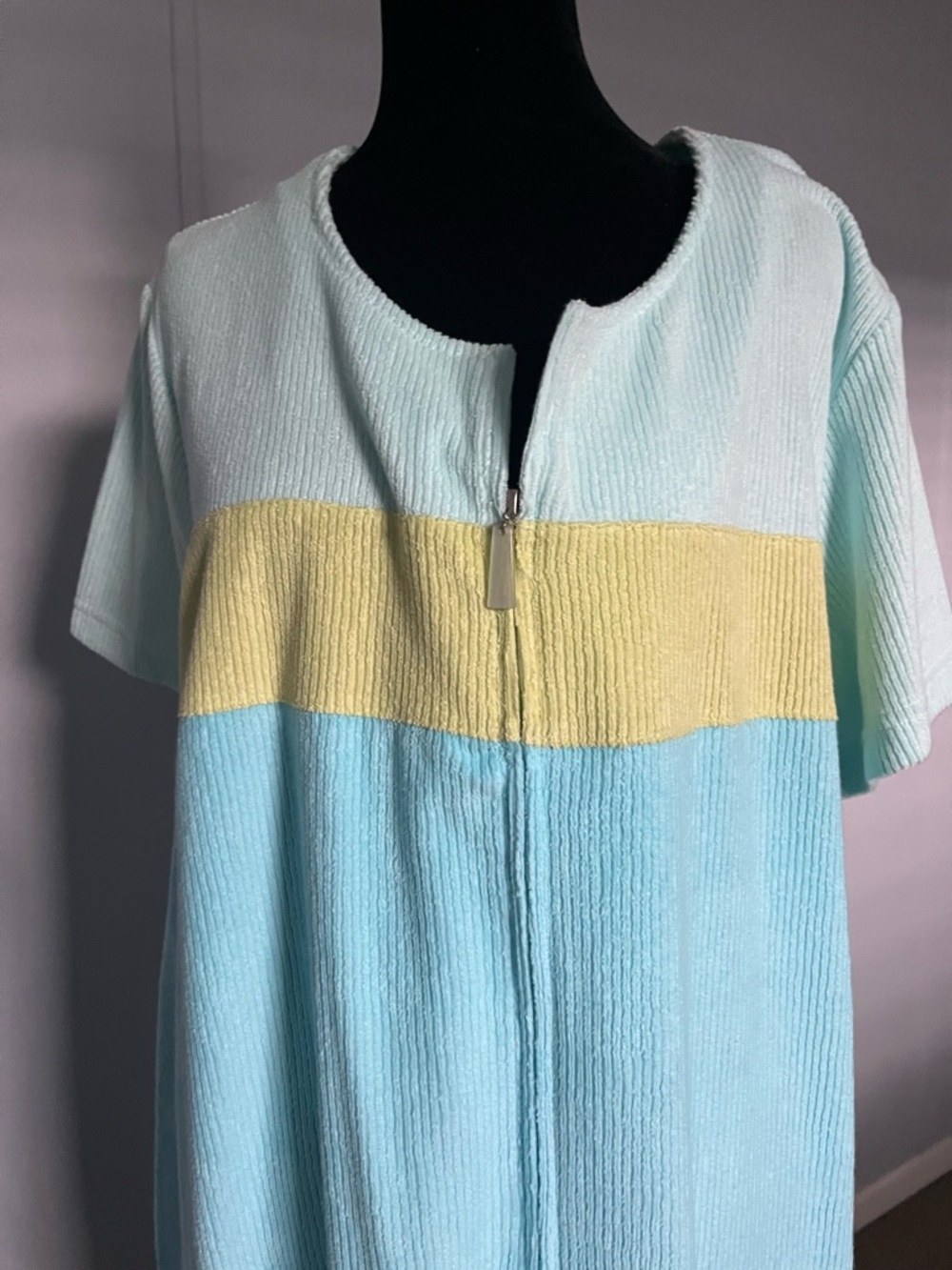 Stan Herman Light Blue Color Block Zip-Front House Dress with Yellow Stripe - Picture 2 of 11
